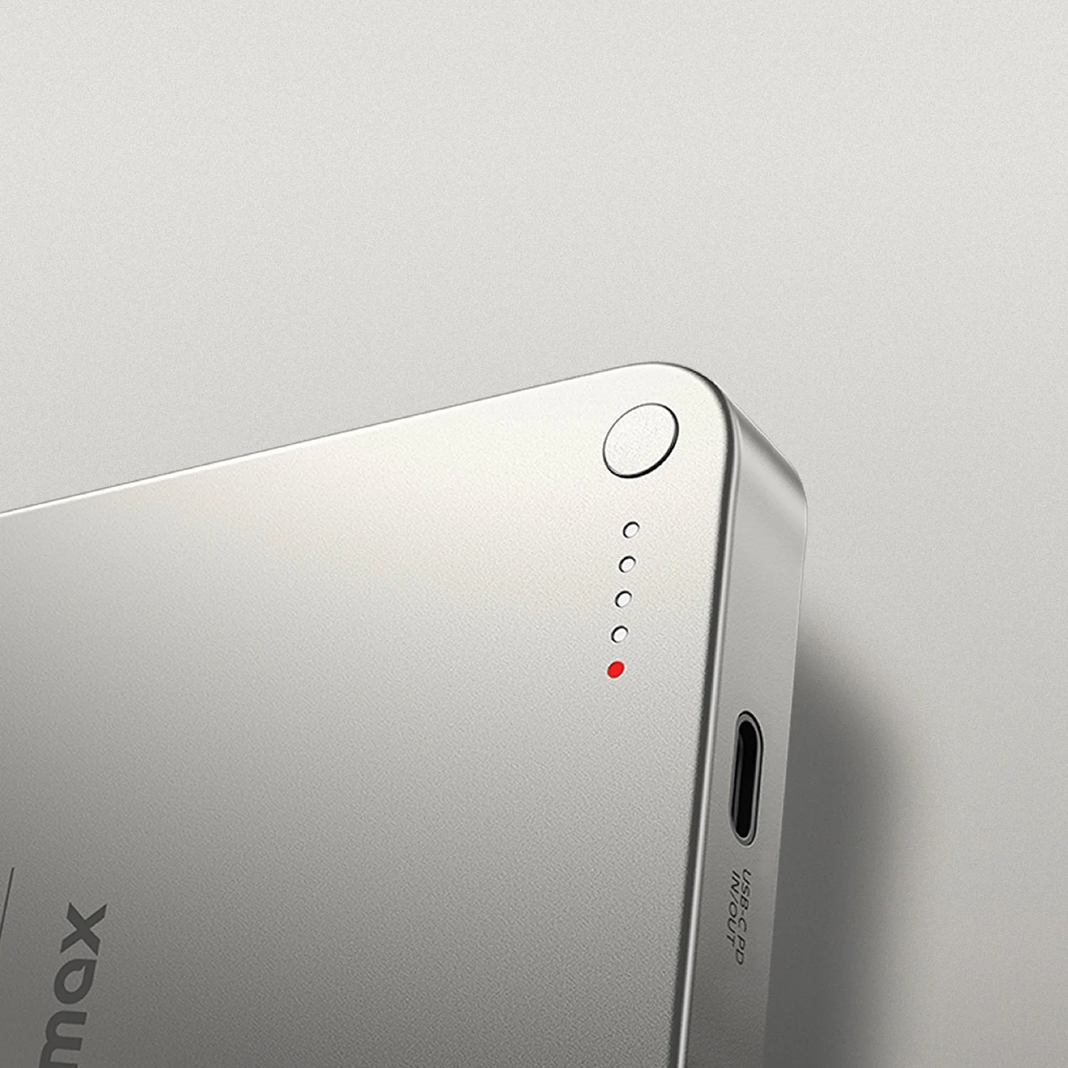 MOMAX Q.Mag X1 Magnetic Wireless Power Bank 10000mAh - Gen 2 · A closer look