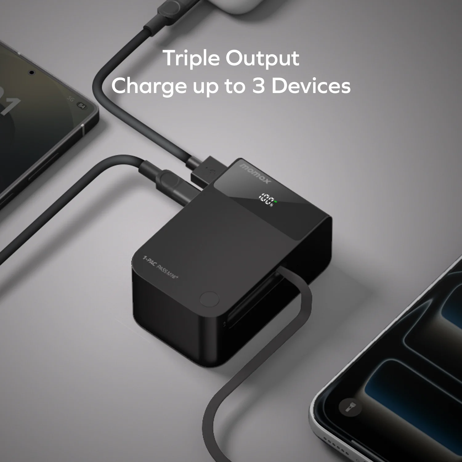 MOMAX 1-Pac Pass Mini⁺ 10000mAh 2in1 Battery Pack with Built-in Retractable Cable · A closer look