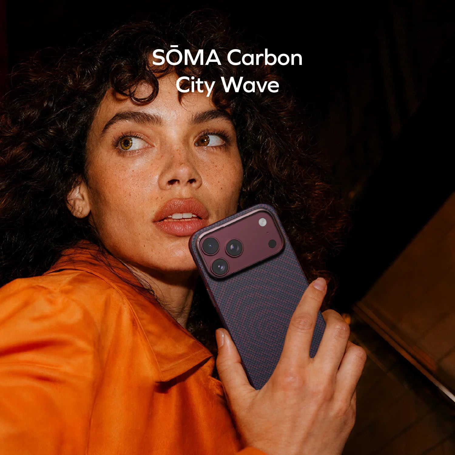 MOMAX Sōma Carbon – City Wave Aramid Magnetic Case iPhone 18 Series · A closer look